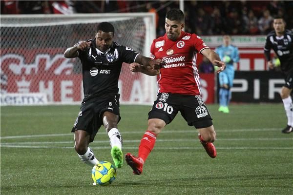 تيخوانا ينتزع الصدارة المؤقتة