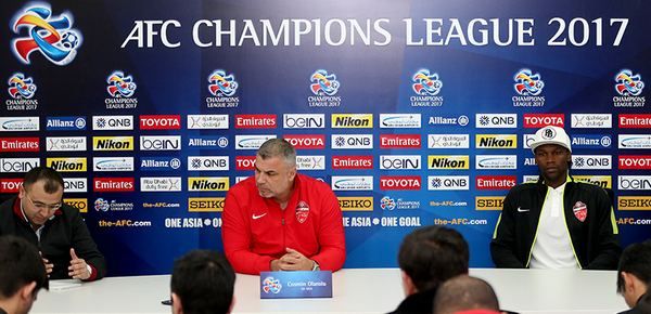 أولاريو كوزمين في المؤتمر الصحفي