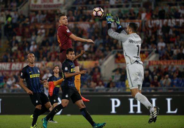 2016-10-02t200745z_360469097_s1beuesfwrac_rtrmadp_3_soccer-italy_reuters
