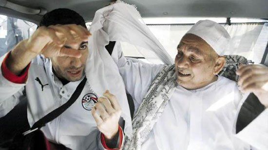 أبو تريكة مع والده