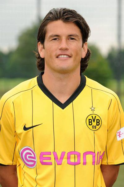  نيلسون فالديز  لاعب منتخب باراجواي لكرة القدم ونادي بروسيا دورتموند 