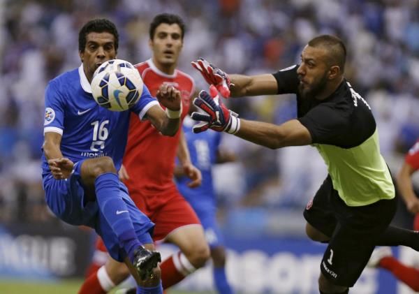جانب من مباراة الهلال أمام بيروزي 