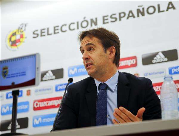 لوبيتيجي خلال المؤتمر الصحفى