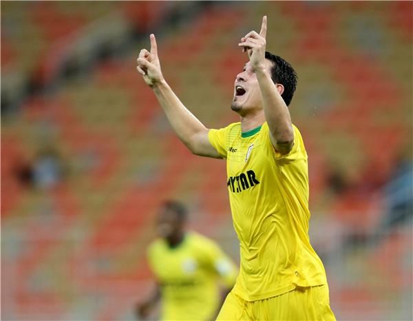 أدريانو ألفيس