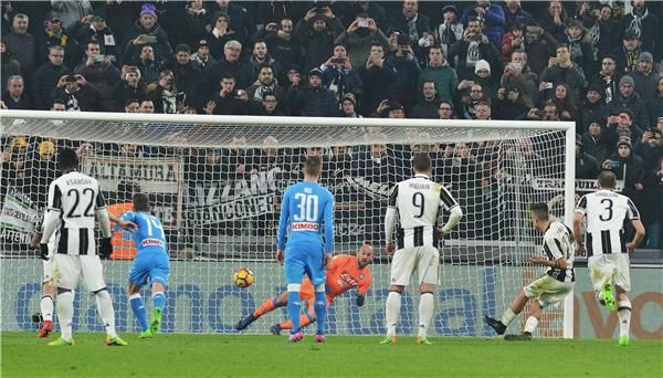 ديبالا يحرز هدفا أمام نابولي من ركلة جزاء