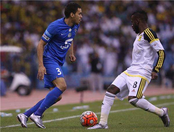 لقطة من لقاء سابق بين الهلال والاتحاد