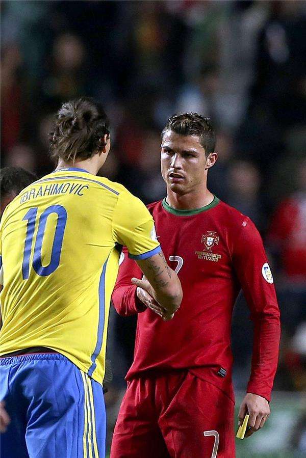 هل سيجتمع كريستيانو وإبرا في ريال مدريد؟