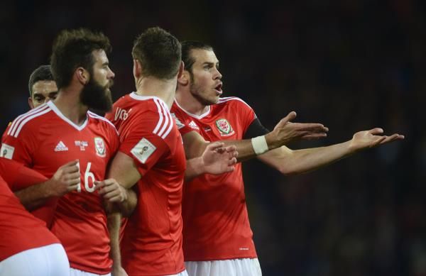 2016-11-12t215358z_121989238_mt1aci14669511_rtrmadp_3_soccer-worldcup-wal-srb_reuters