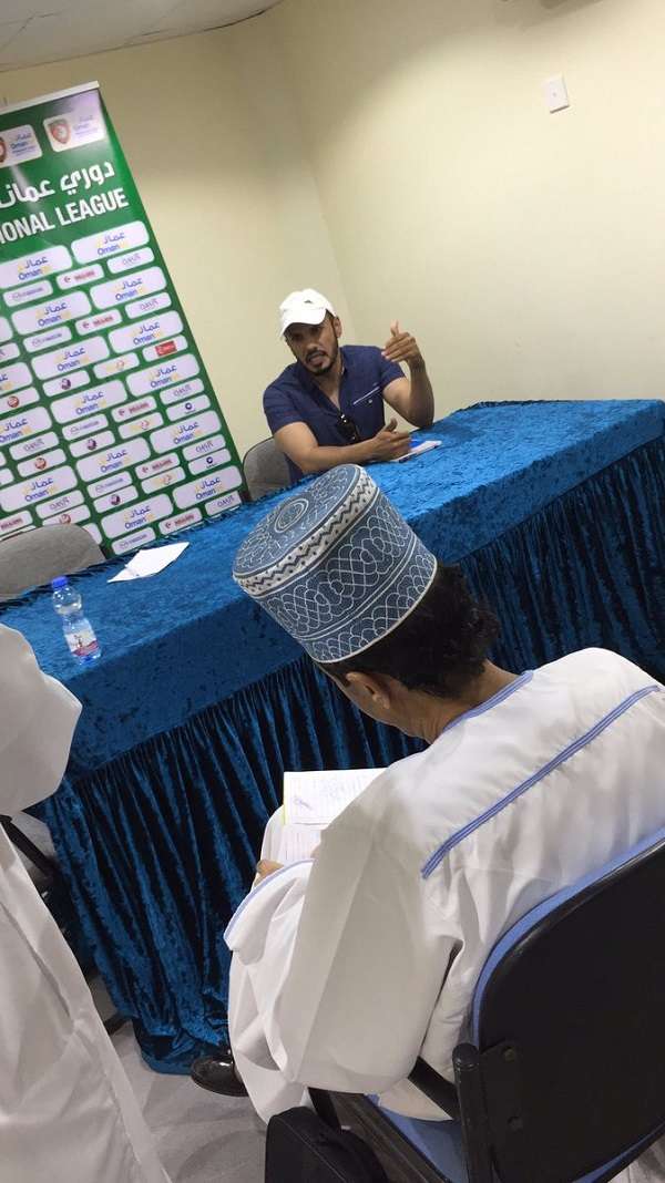 ناصر الحجري 