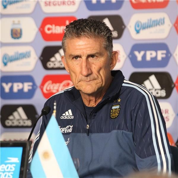 إدجاردو باوزا المدير الفني لمنتخب الأرجنتين