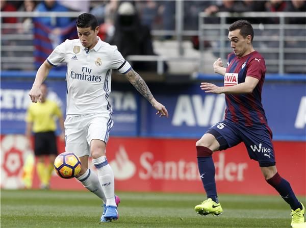 خاميس شارك أساسيا اليوم وتم استبداله بإيسكو