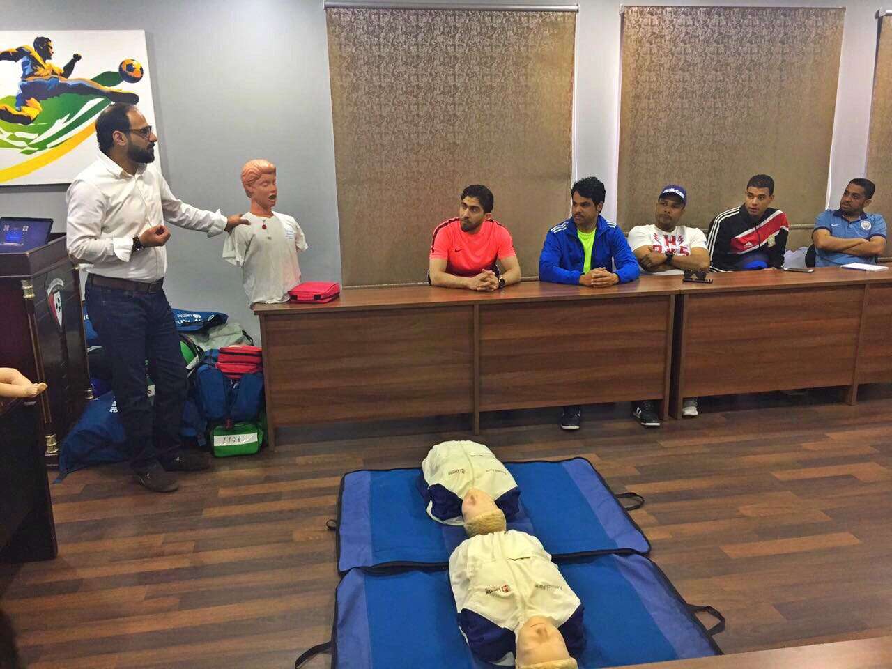 لاعب الكويت فراس الخطيب خلال خضوعه للدورة الطبية