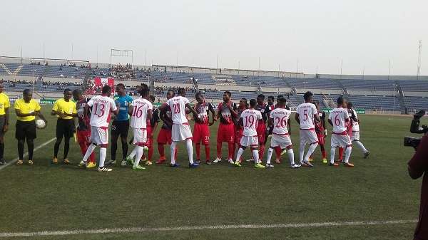 نادى رينجرز النيجيري - الأبيض-