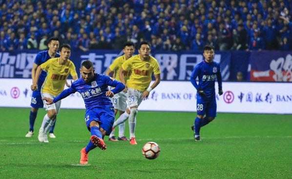 لحظة تسجيل تيفيز للهدف 