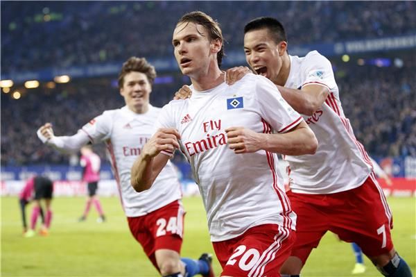 هامبورج يستفيق بفوز صعب