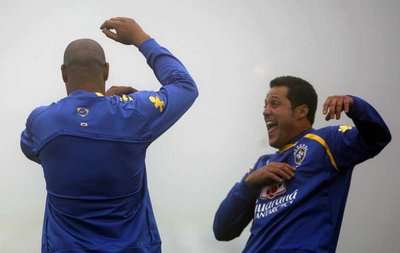 خوليو سيزار خلال تدريبات البرازيل الاخيرة