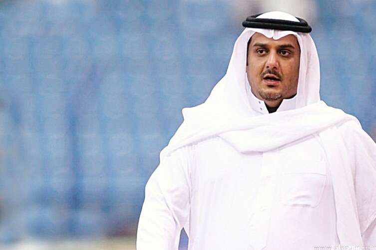 نواف بن سعد يشيد بجماهيره
