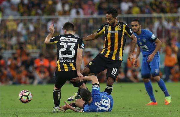 جانب من مباراة الإتحاد والهلال