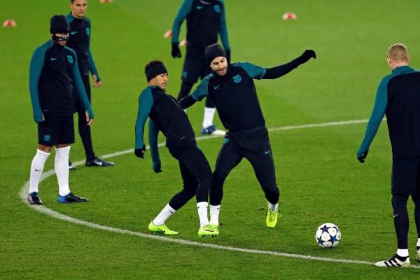 2017-02-13t195438z_899687255_rc11173870b0_rtrmadp_3_soccer-champions-psg-fcb_reuters