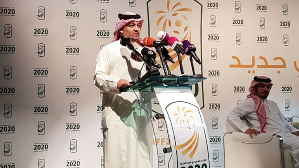عادل عزت