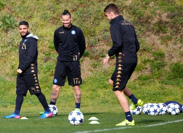 نابولي ينتظر مساعدة الجماهير