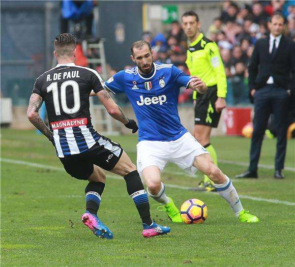 يوفنتوس يخسر كيليني لمباراتين