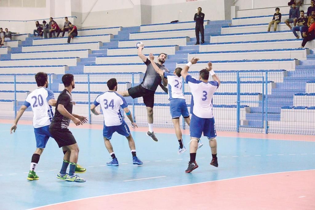 جانب من مواجهات دوري اليد البحريني