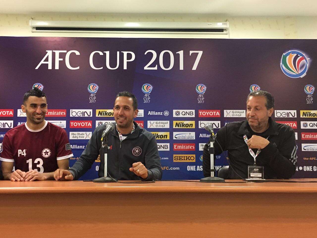 فليفل متحدثاً في المؤتمر الصحفي