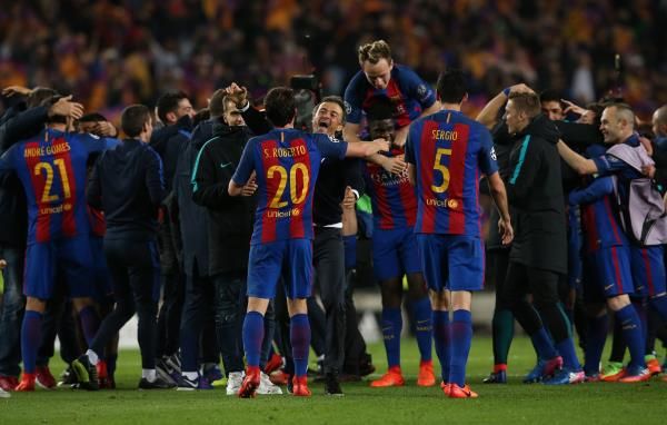 فرحة لاعبي برشلونة بالتأهل