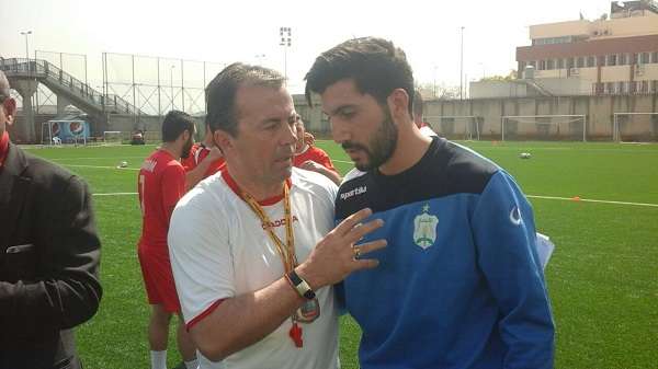 شبريكو يستمع لتوجيهات المدرب رادولوفيتش