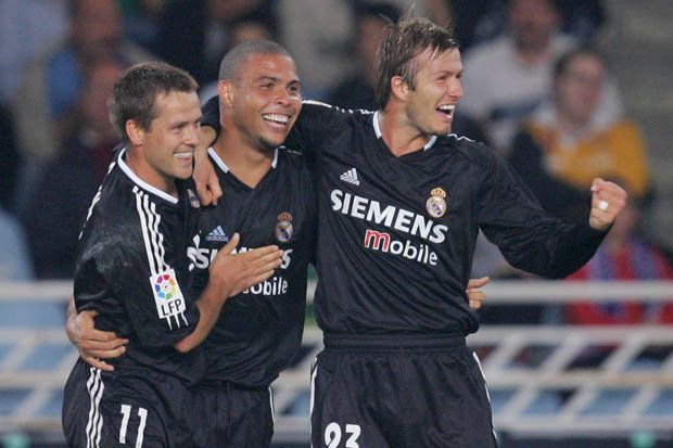 أوين مع نجوم ريال مدريد السابقين