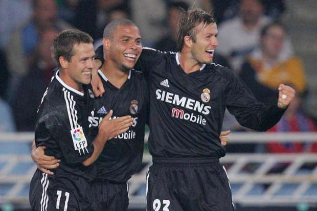 أوين مع نجوم ريال مدريد السابقين