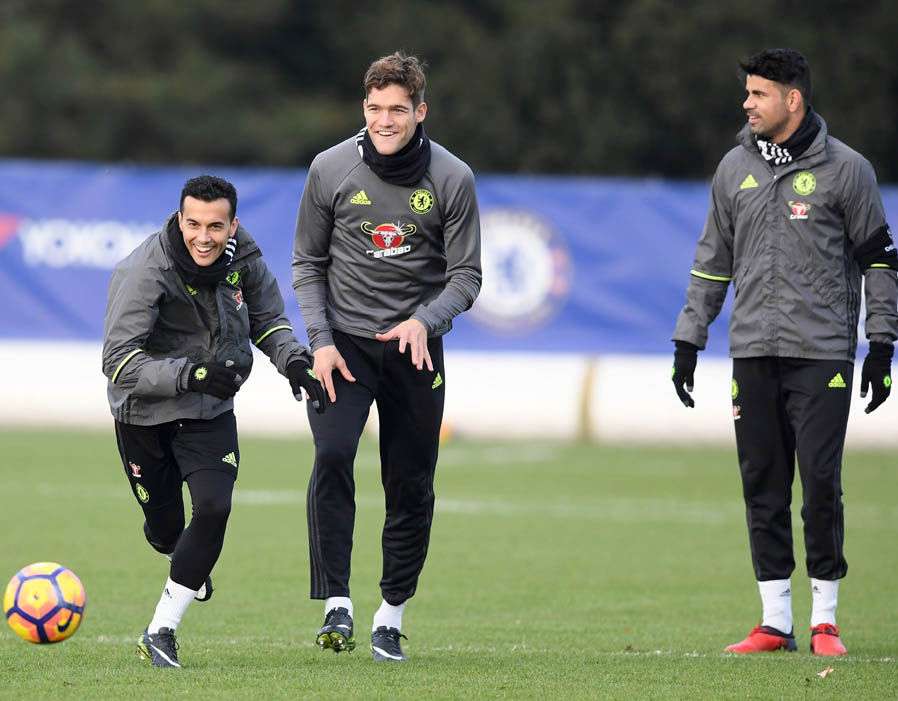 كوستا ينضم للفريق البرازيلي في مران البلوز