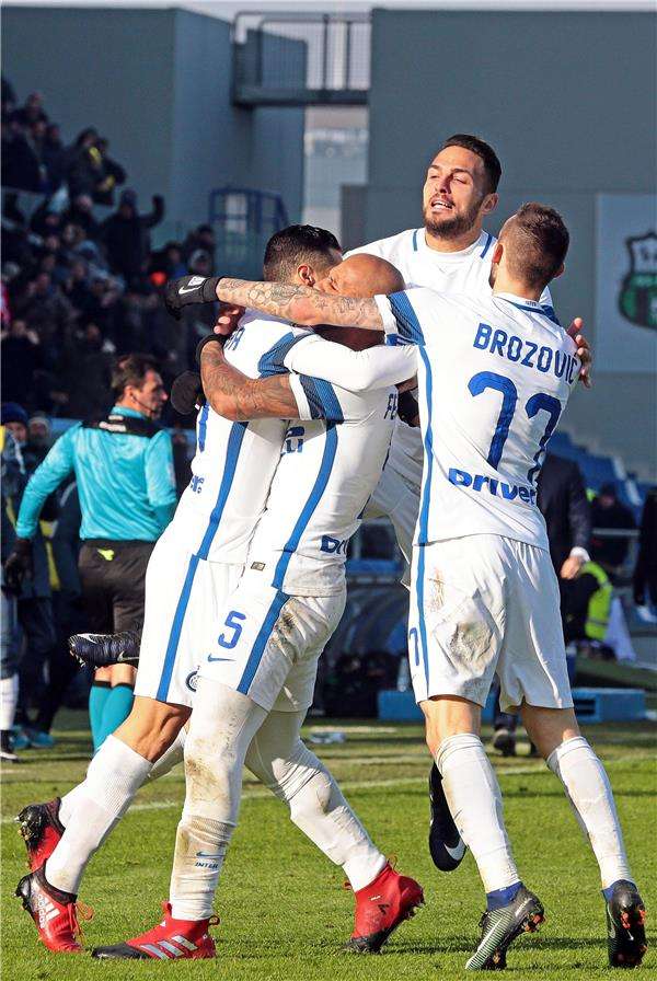 كاندريفا مطلوب في البلوز