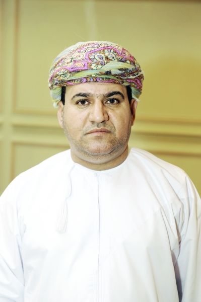 عادل الفارسي رئيس نادى صحم العماني