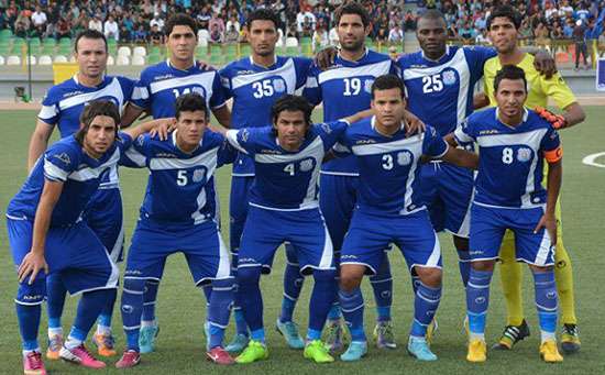 لاعبو فريق الميناء