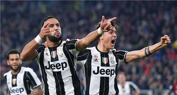 فرحة ديبالا وبنعطية بالفوز