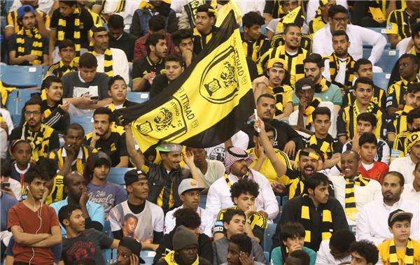 جانب من الجماهير التي حضرت اللقاء