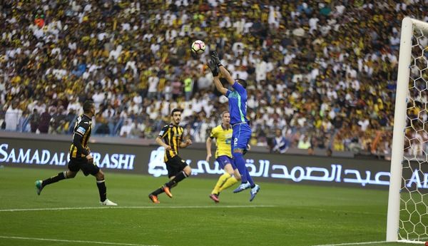 جانب من مباراة النصر والاتحاد