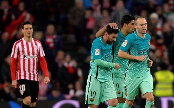 برشلونة يرغب في تجديد عقدي ميسي وإنييستا