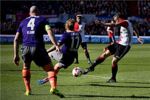 فينورد يعزز صدارته للدوري الهولندي