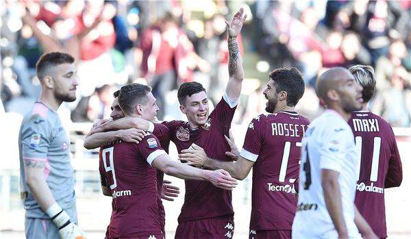 بيلوتي تحت أنظار العملاق الكتالوني