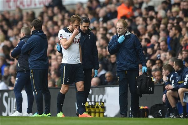  هاري كين يواجه خطر الغياب حتى نهاية الموسم