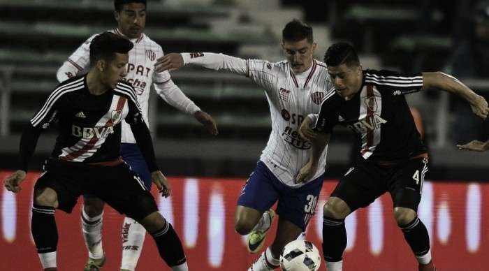  ريفر بليت يتعثر بتعادل مخيب