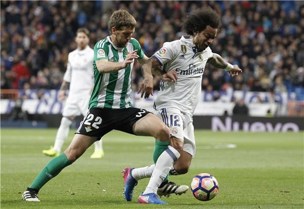 مارسيلو يساند الحارس نافاس