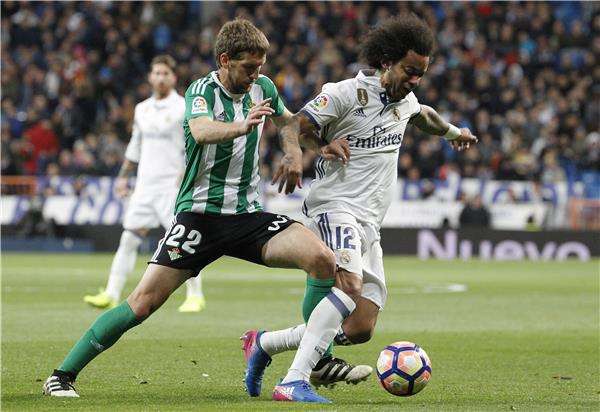 مارسيلو يساند الحارس نافاس