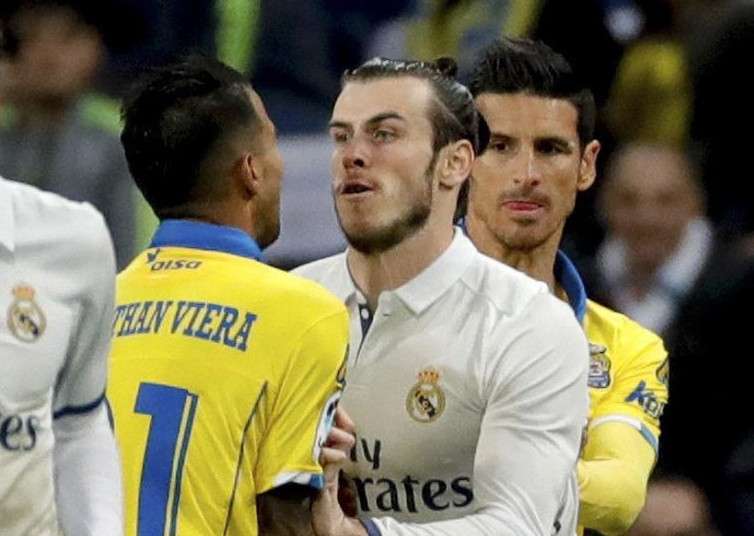 لقطة شجار بيل وفييرا