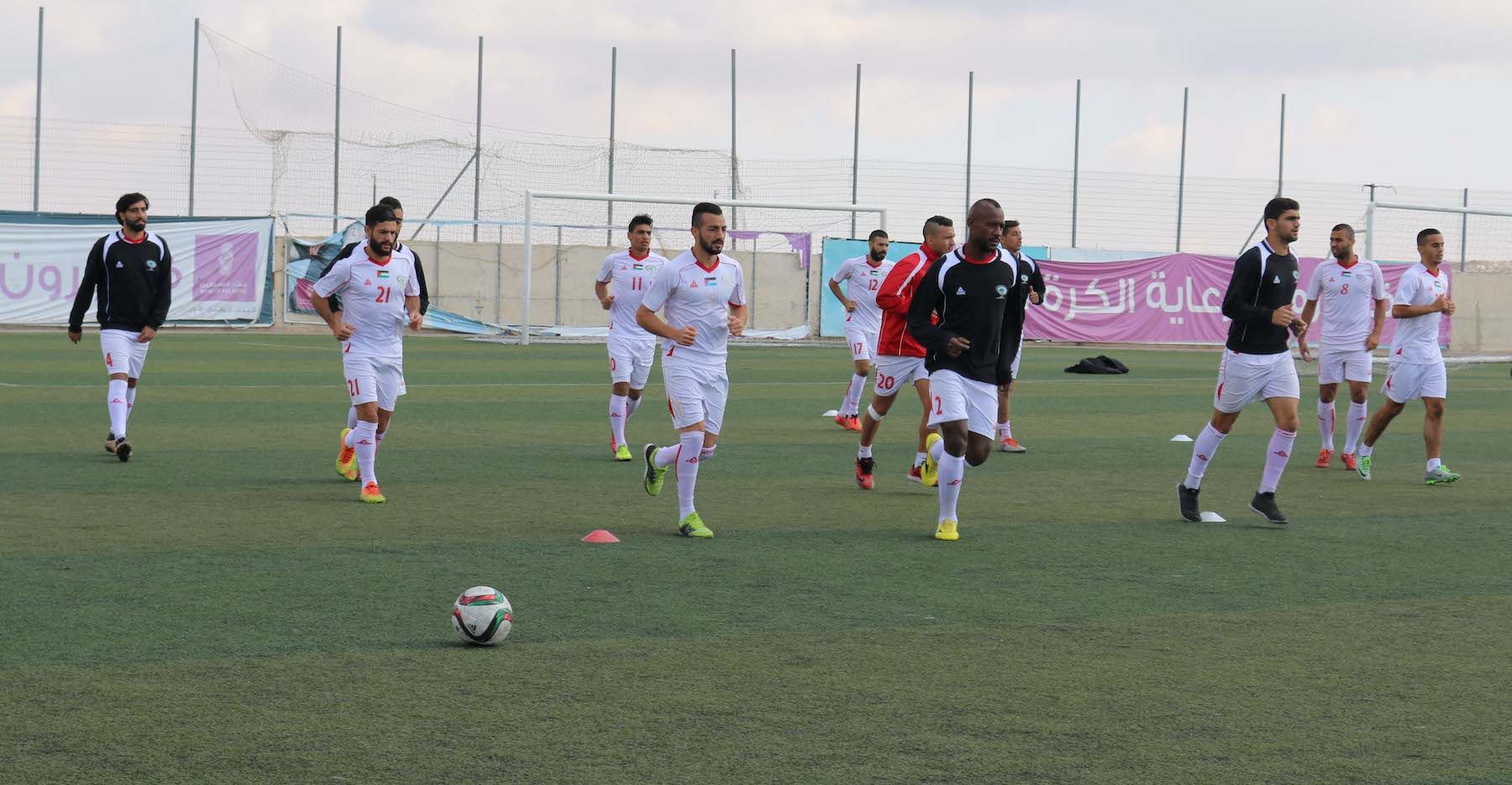 جانب من تدريبات المنتخب الفلسطيني