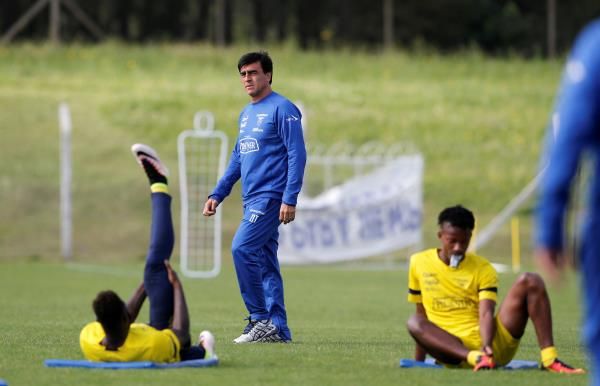 ستافو كوينتيروس المدير الفني لمنتخب الإكوادور