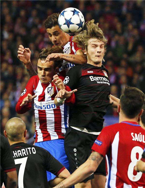 خوسيه ماريا خيمينيز في لعبة هوائية مشتركة